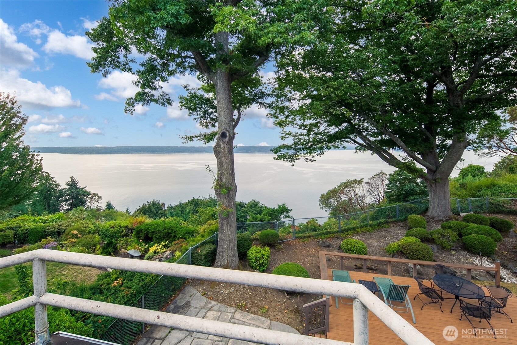 10445 Marine View Drive Property Photo 31