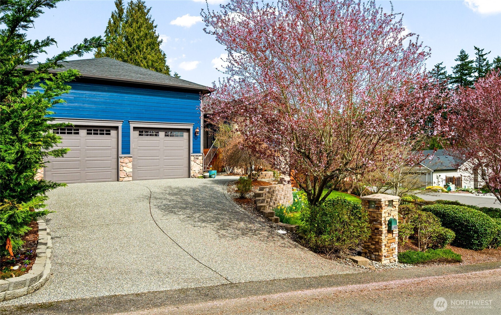 1140 Matterhorn Loop Property Photo 3