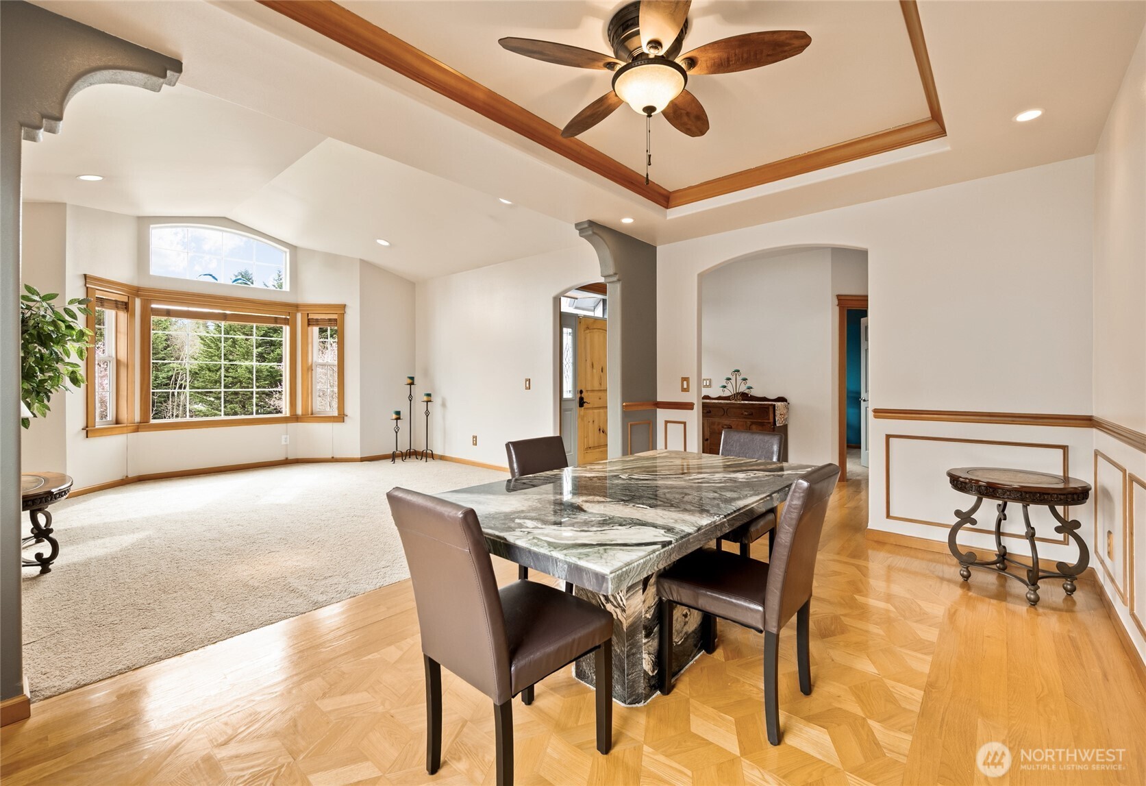 1140 Matterhorn Loop Property Photo 12