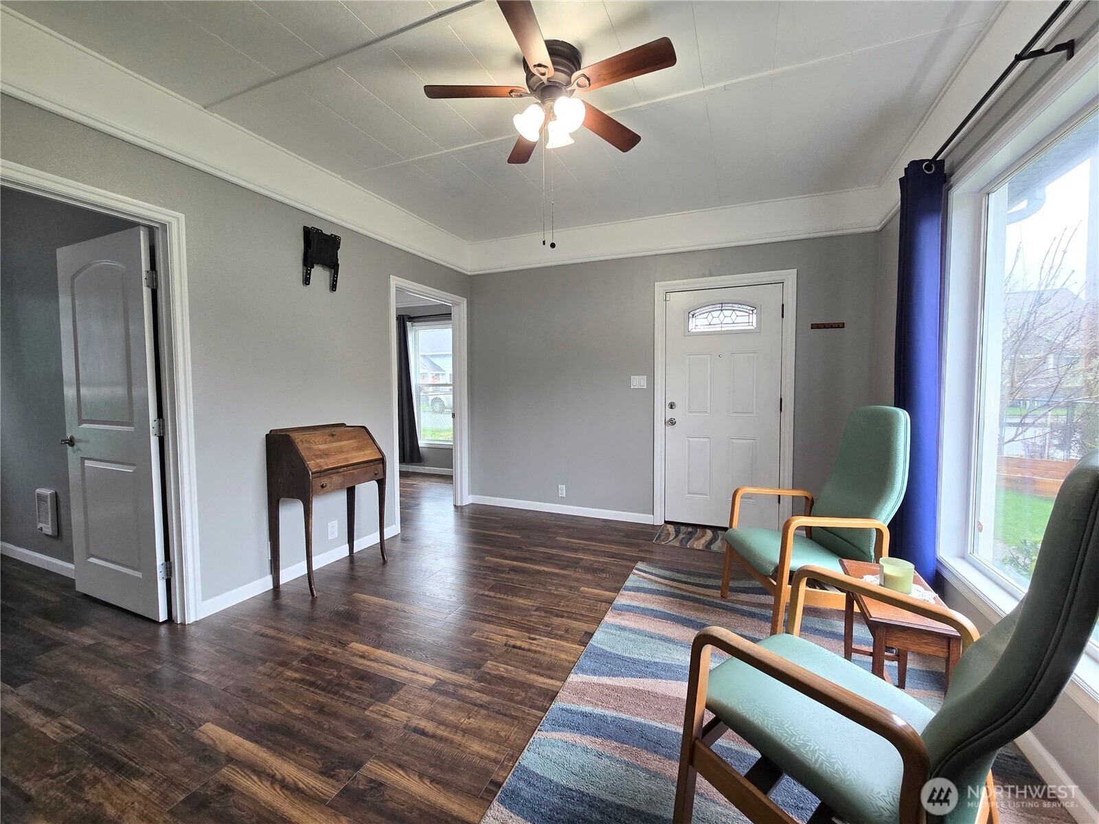 1407 Laurel Street Property Photo 3