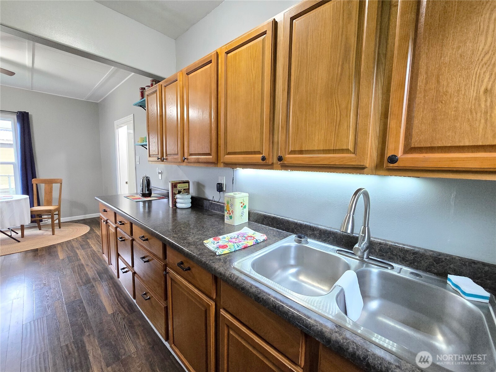 1407 Laurel Street Property Photo 8