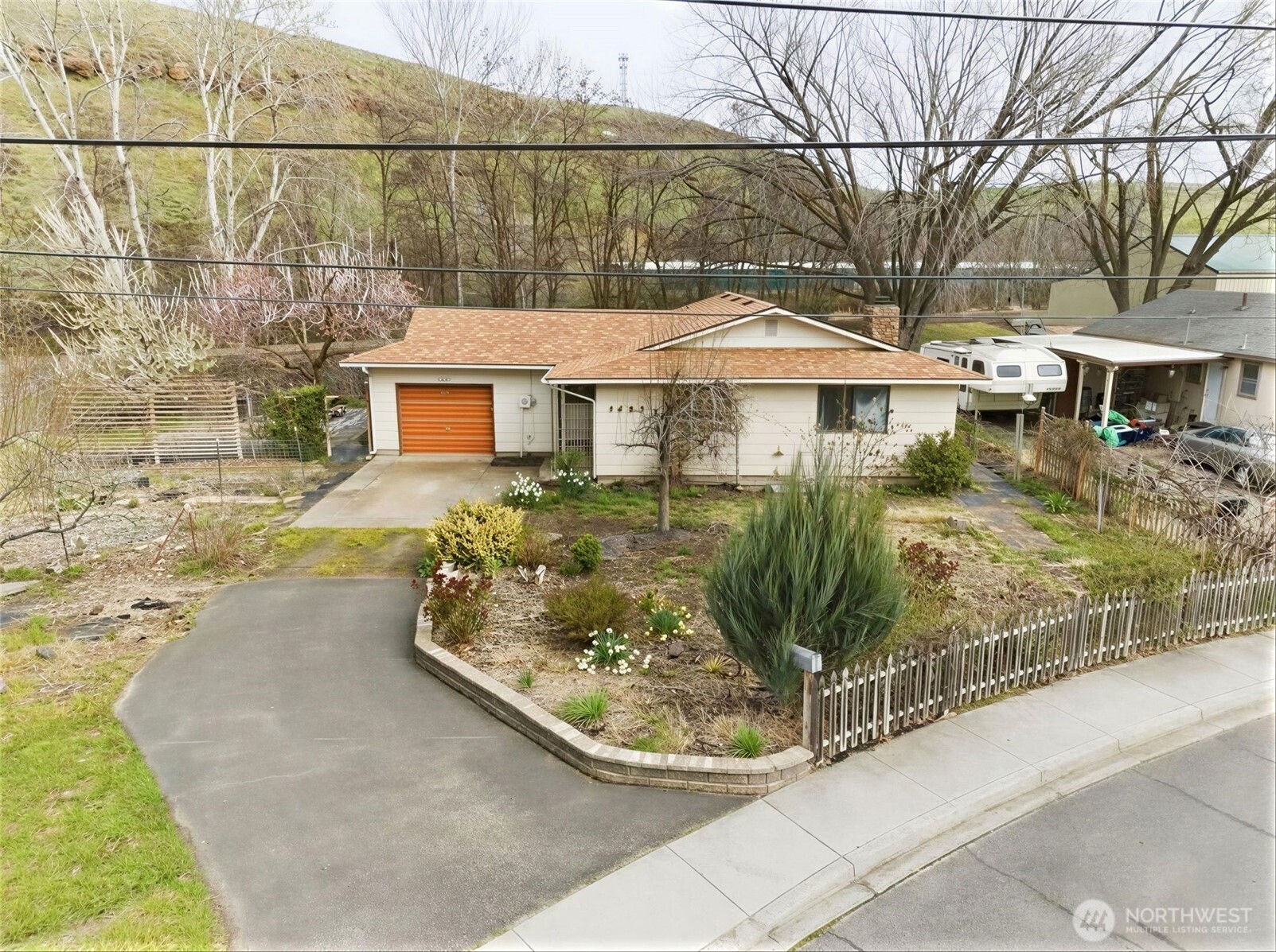1427 Wilkenson Street Property Photo 1