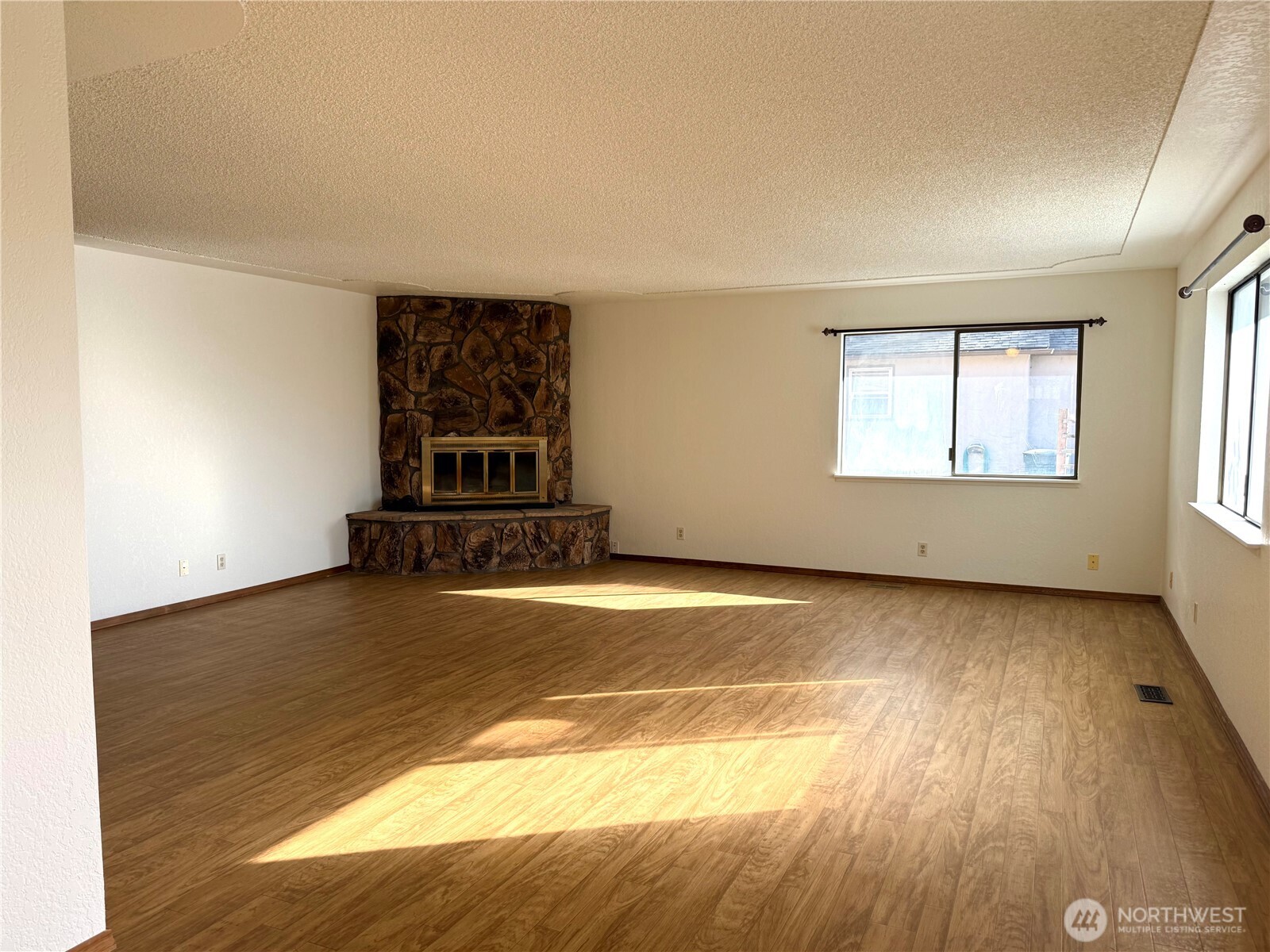 1427 Wilkenson Street Property Photo 2