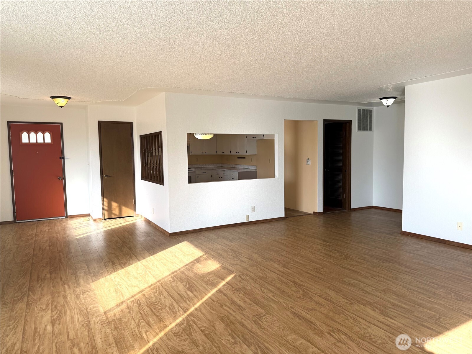 1427 Wilkenson Street Property Photo 3