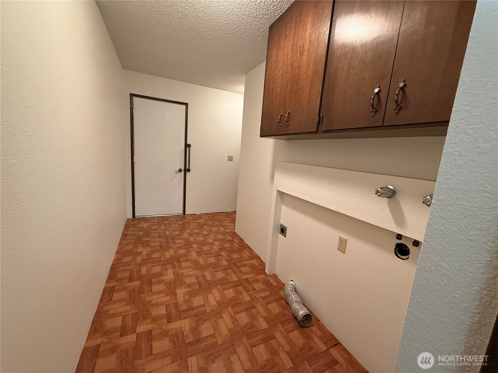 1427 Wilkenson Street Property Photo 5