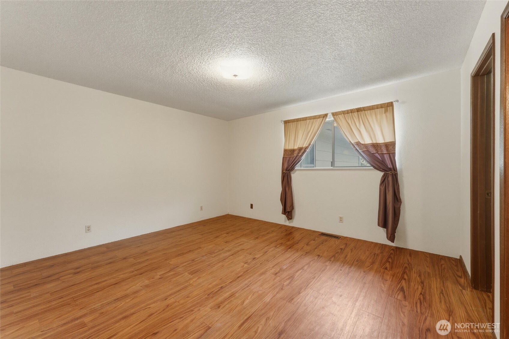 1427 Wilkenson Street Property Photo 8