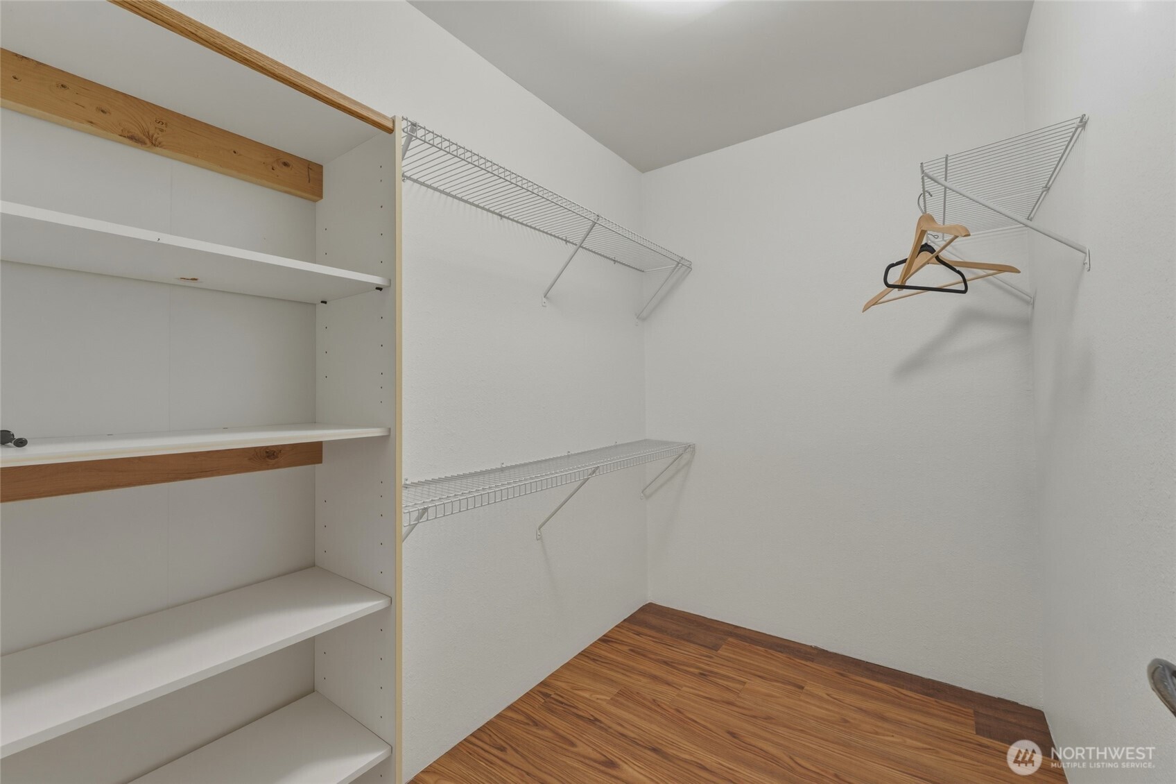 1427 Wilkenson Street Property Photo 10