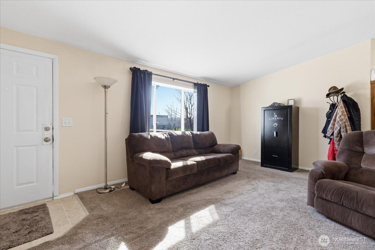 153 Nw Quincy Place Property Photo 6