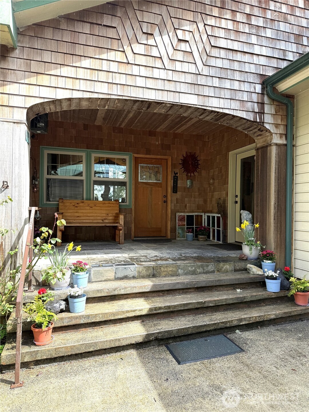16820 Sandridge Road Property Photo 4