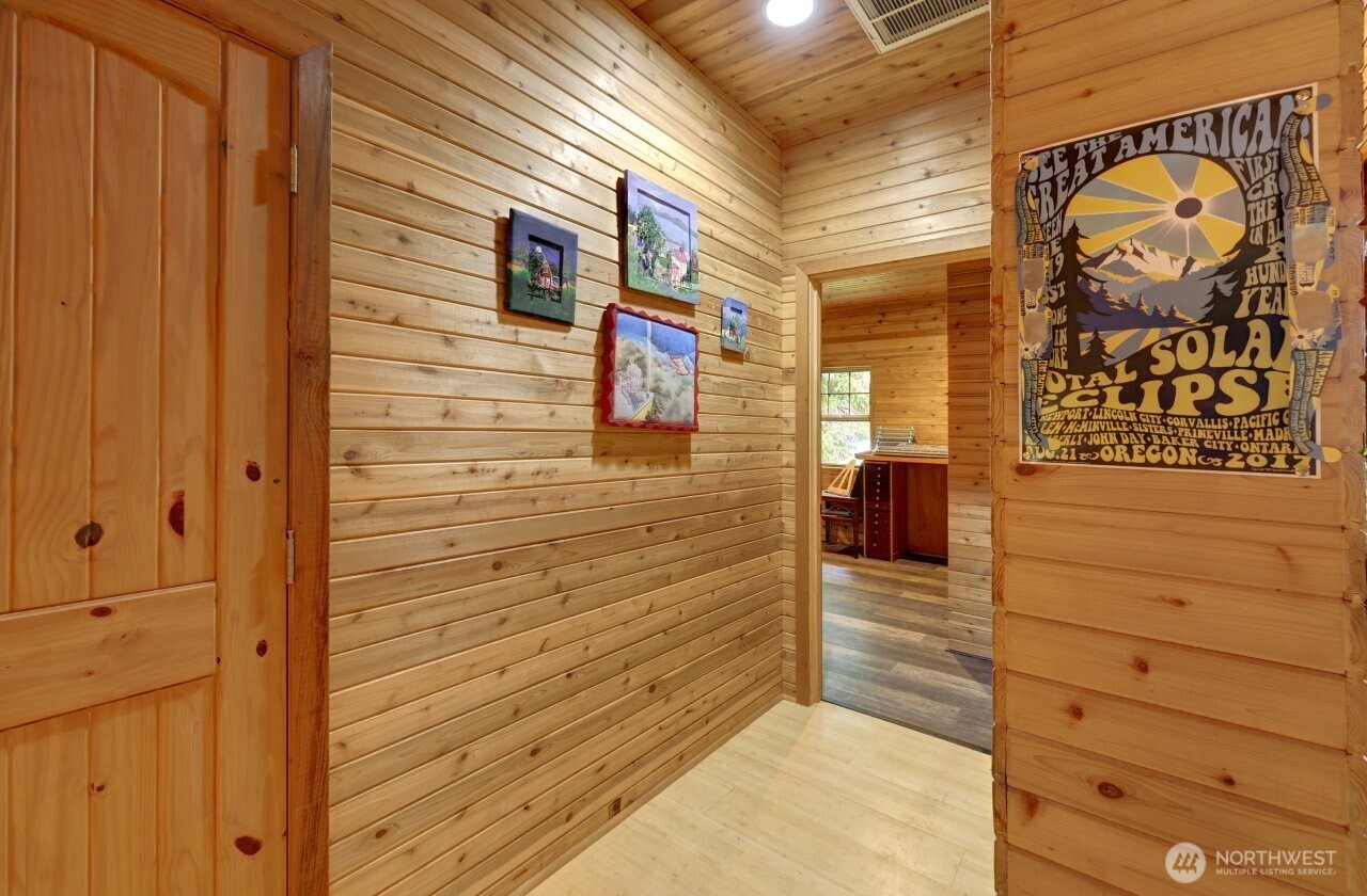 16820 Sandridge Road Property Photo 14