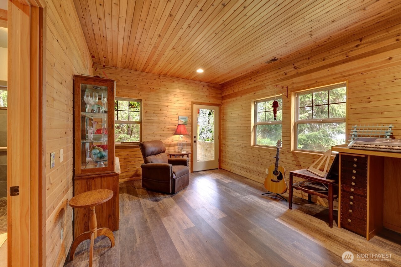 16820 Sandridge Road Property Photo 15