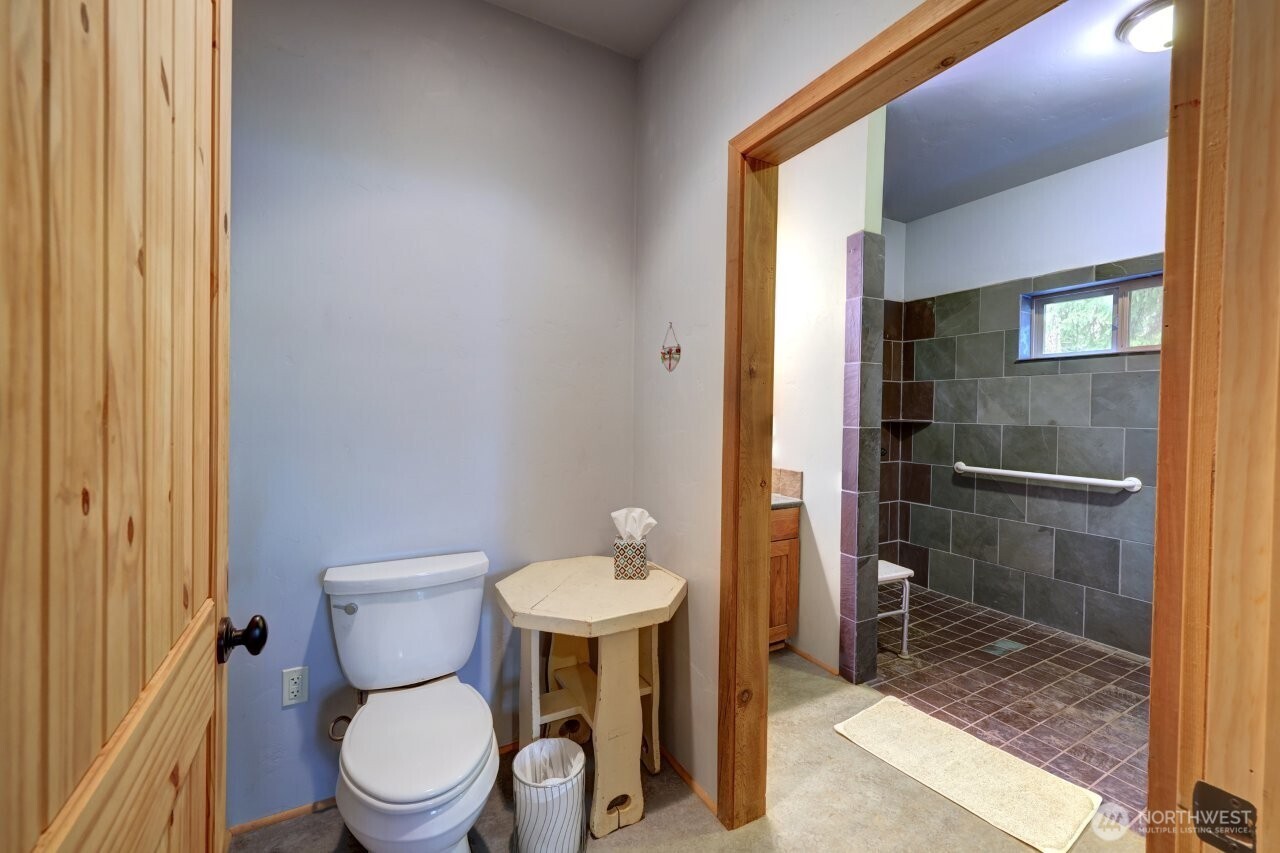 16820 Sandridge Road Property Photo 16