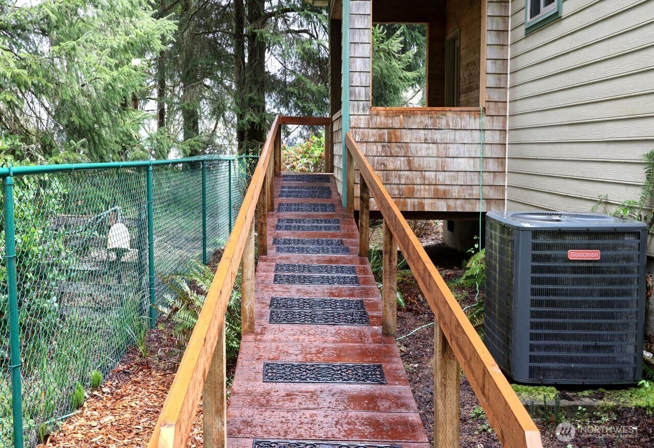 16820 Sandridge Road Property Photo 34