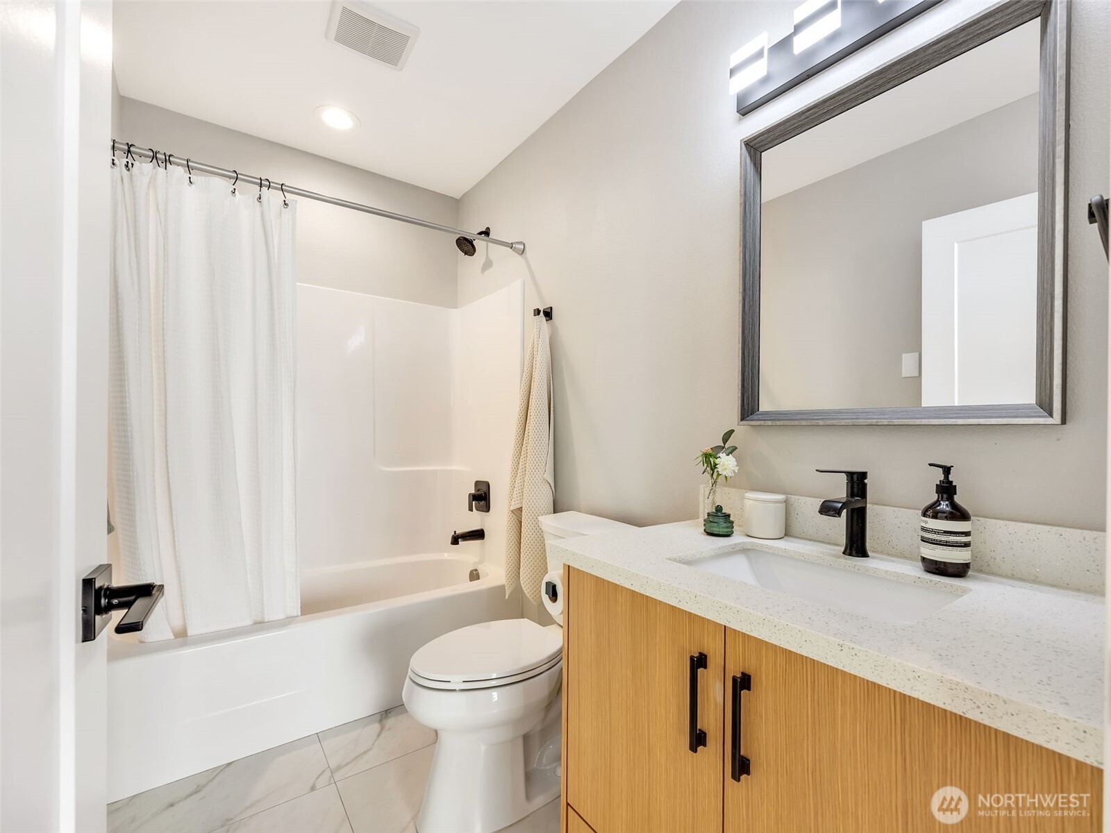 201 24th Street Property Photo 21