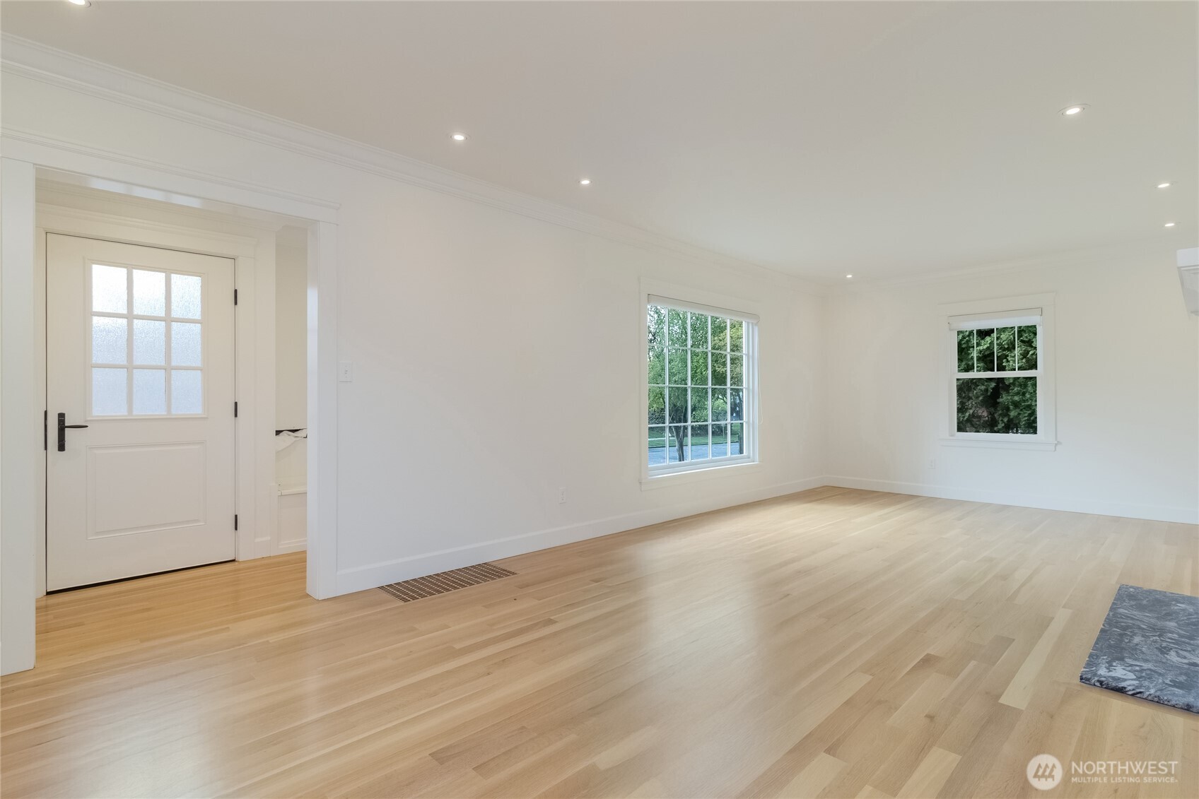 1051 Boyer Avenue Property Photo 3
