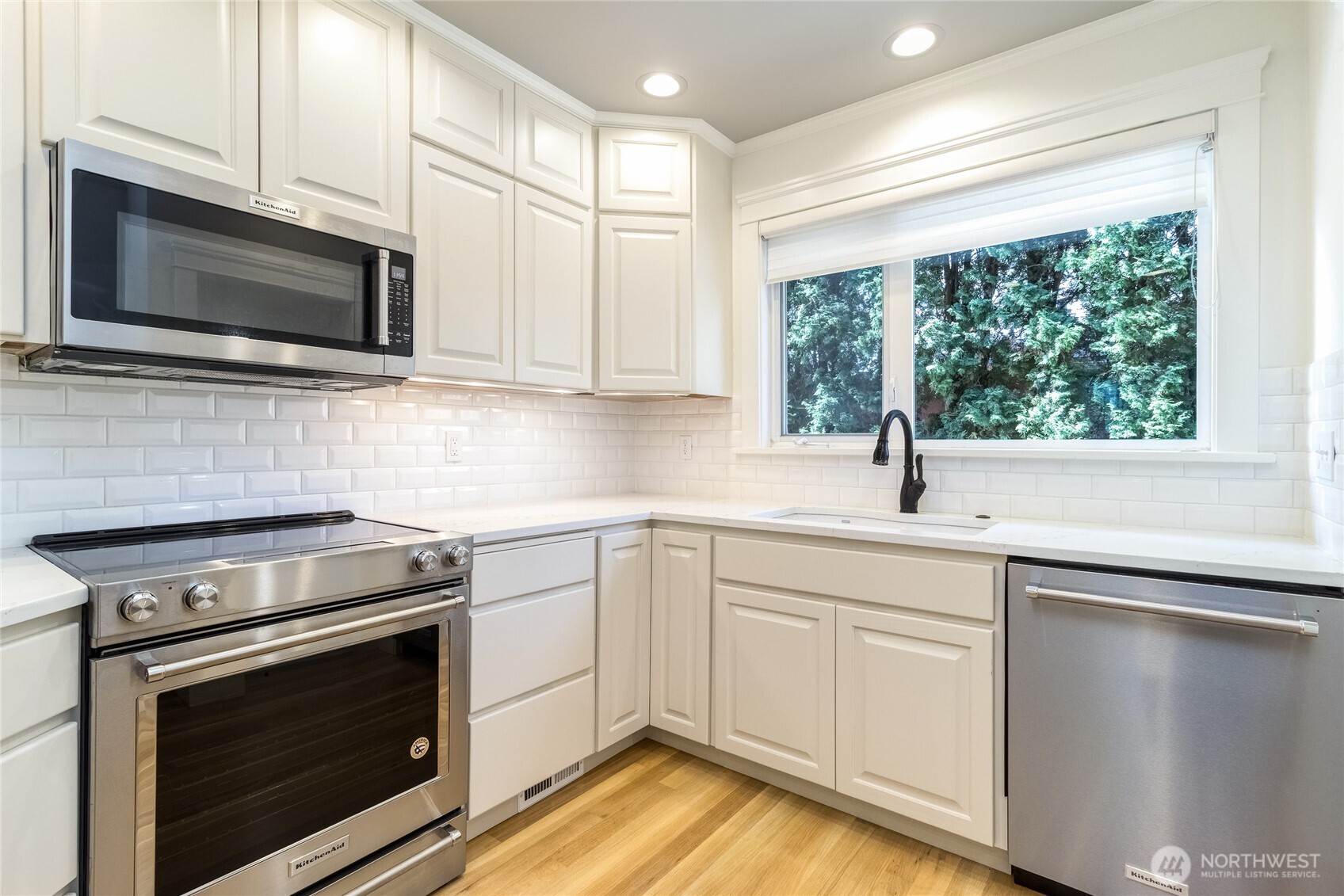1051 Boyer Avenue Property Photo 8