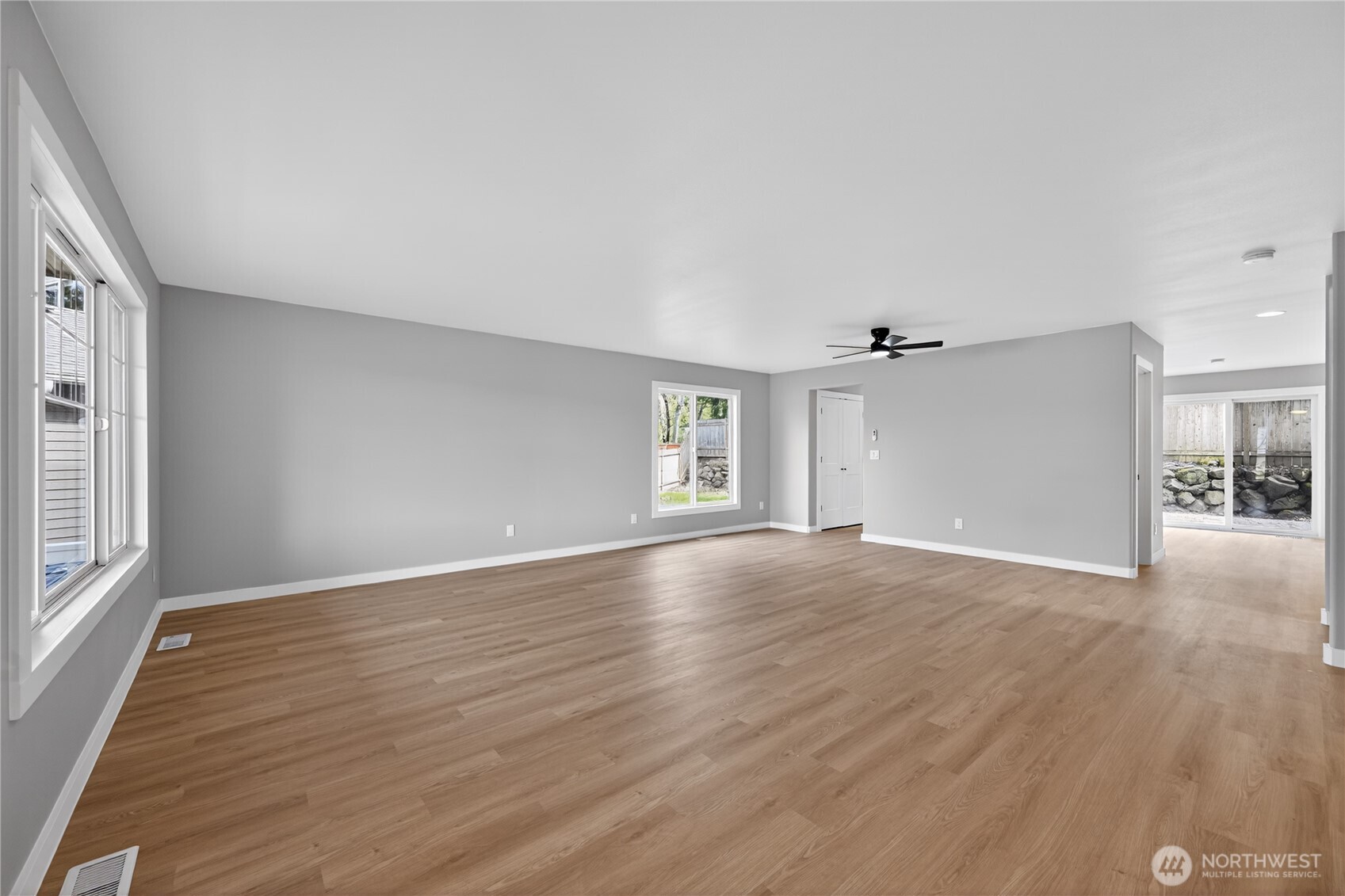 26518 Ne Kennedy Drive Property Photo 16