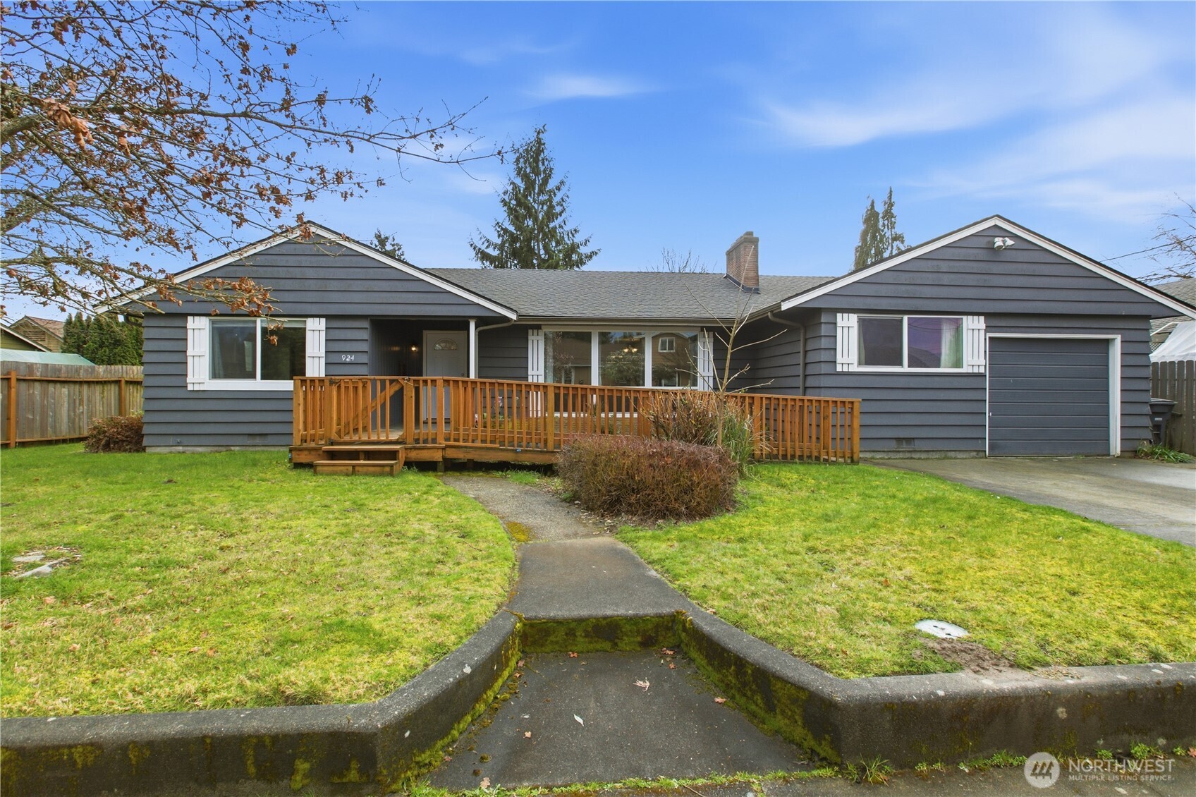 924 7th Avenue Property Photo 2