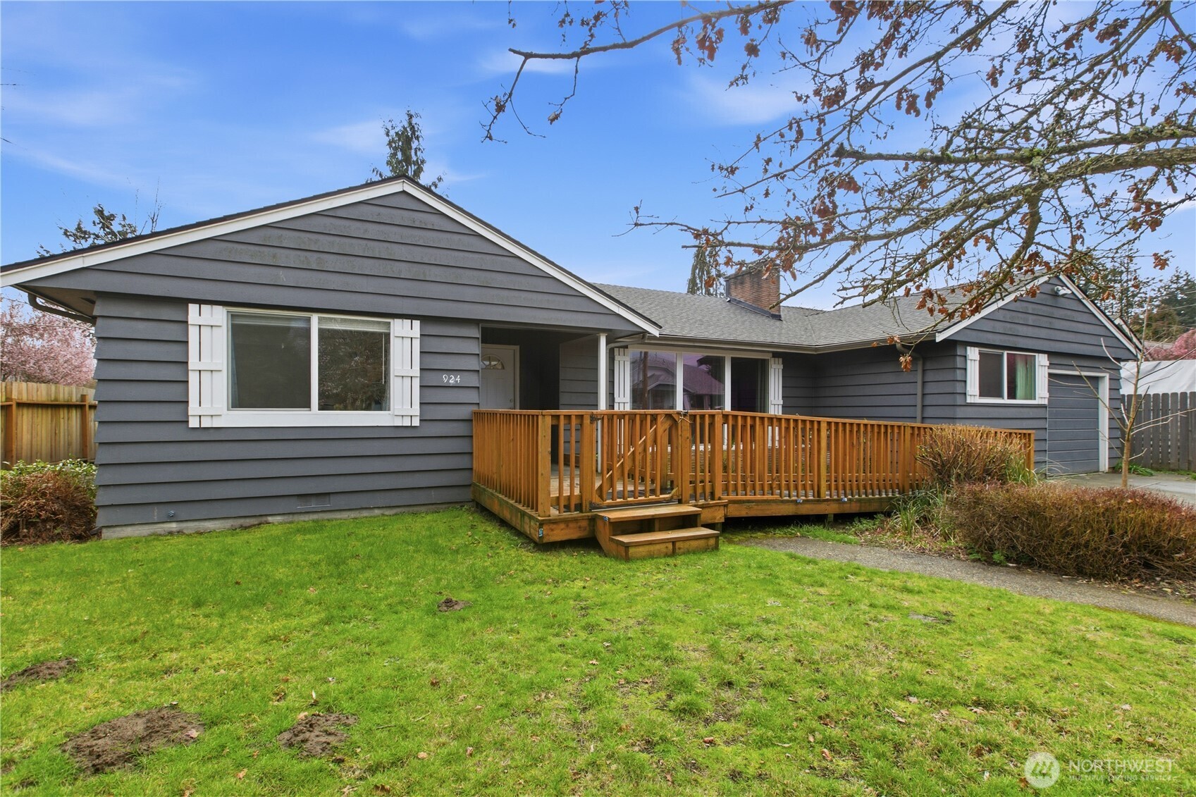 924 7th Avenue Property Photo 3