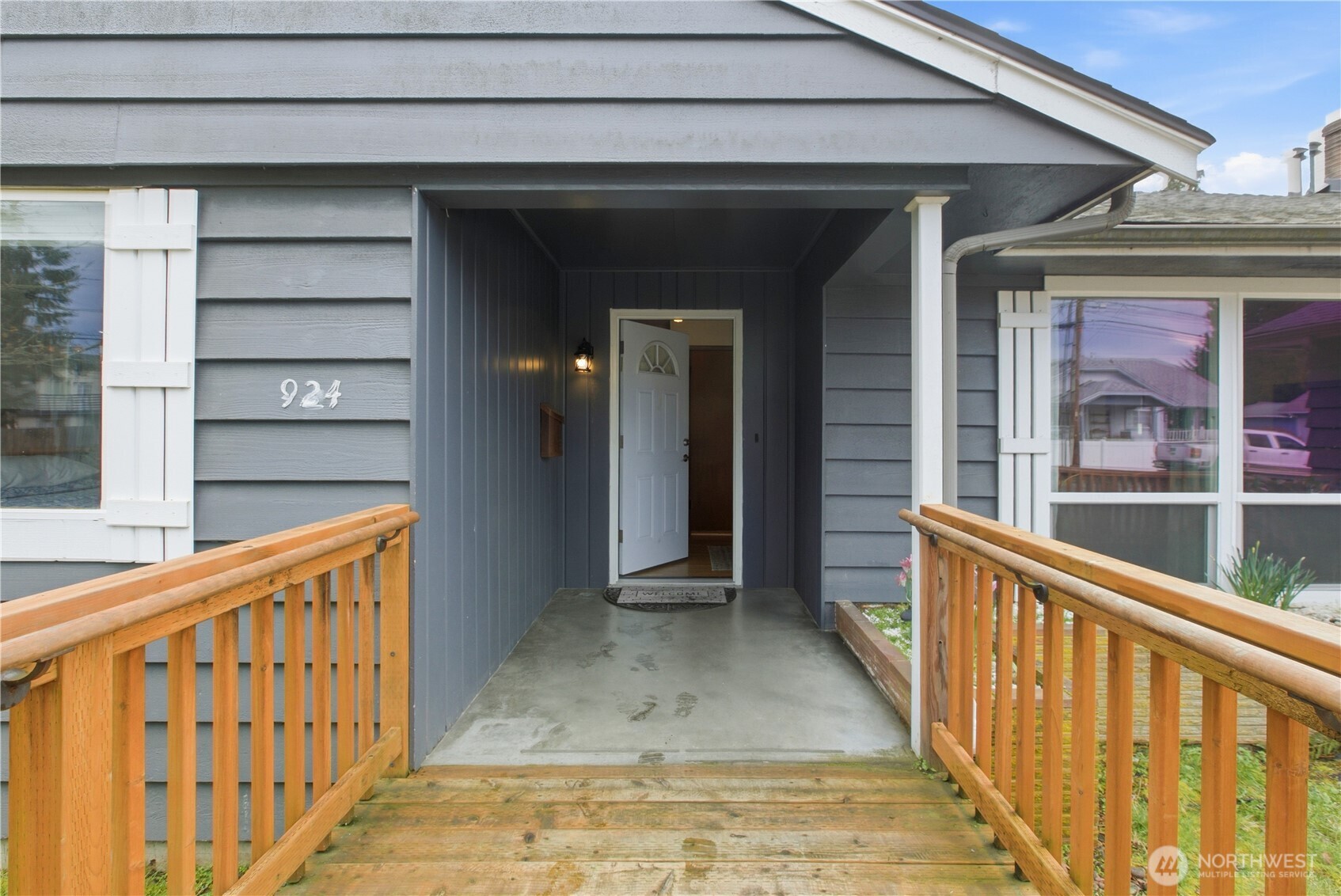 924 7th Avenue Property Photo 5