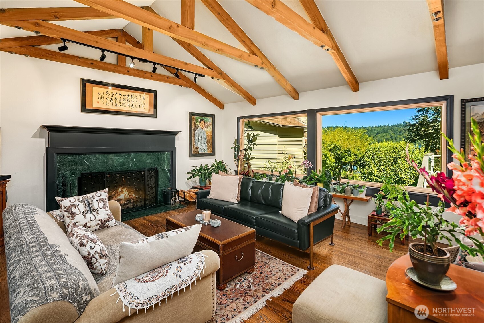 13731 42nd Place Property Photo 3