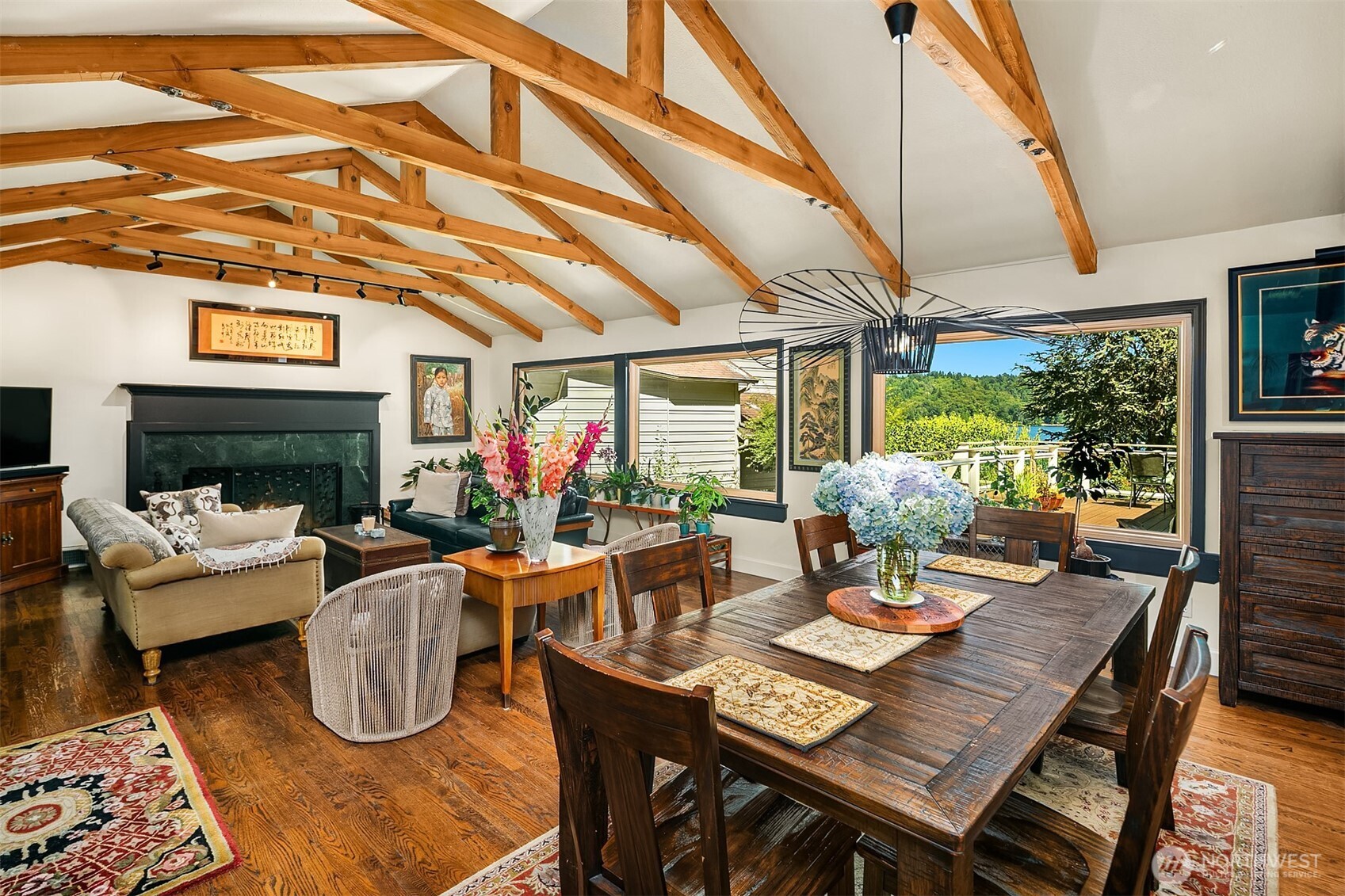 13731 42nd Place Property Photo 5