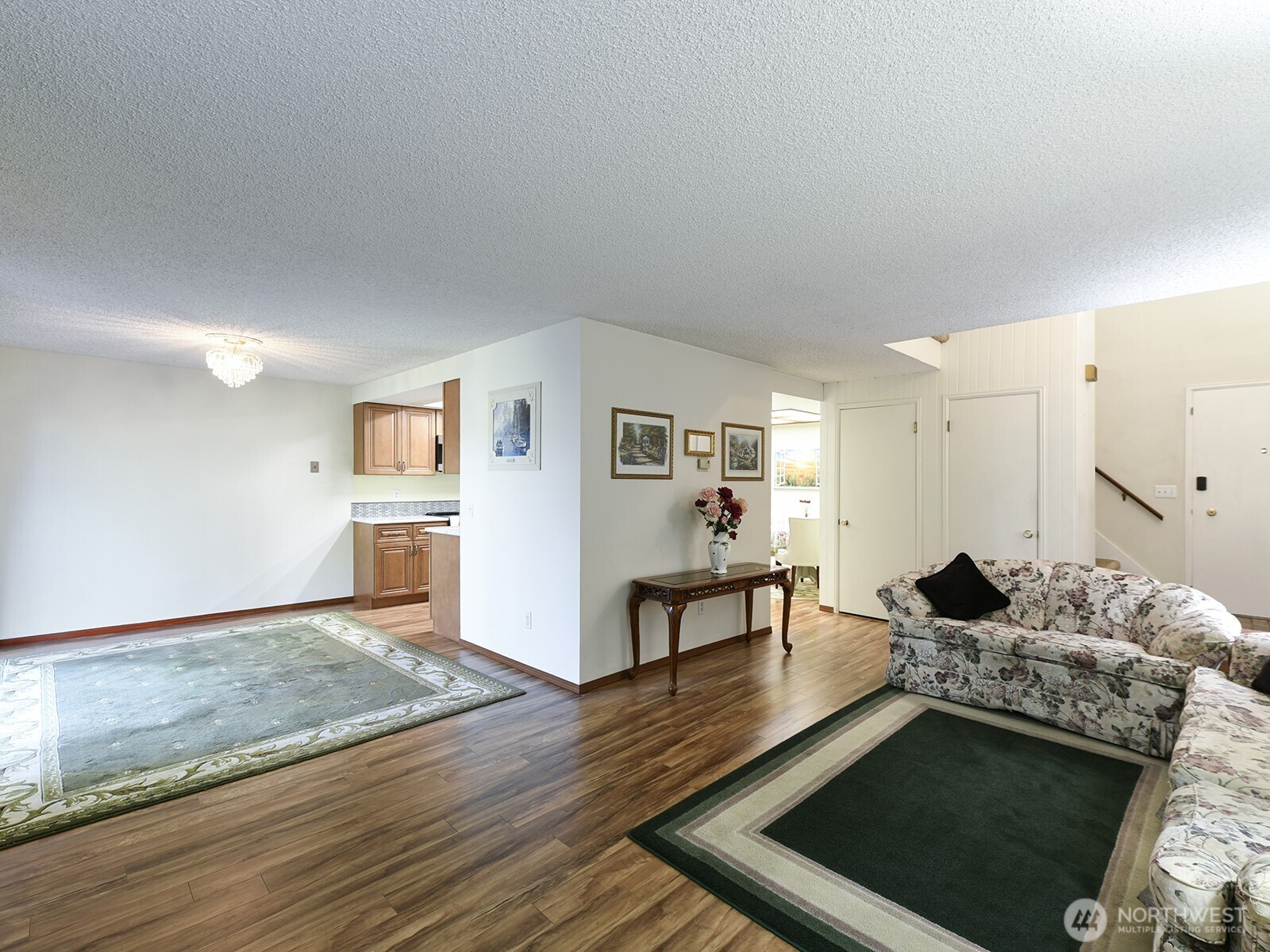 7713 Zircon Drive Property Photo 7