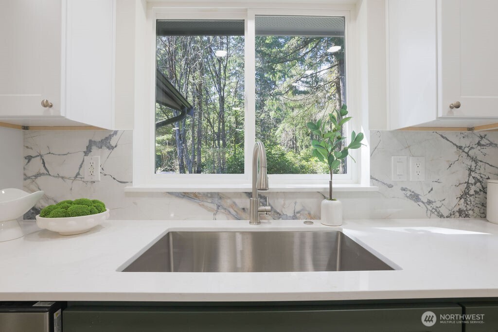 13317 Bandix Road Property Photo 4
