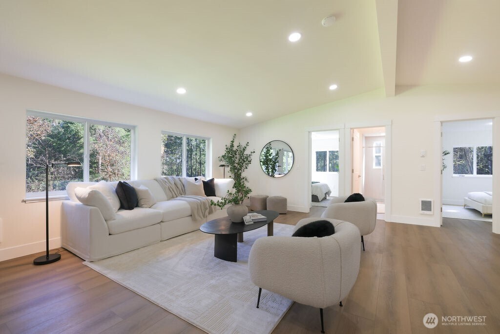 13317 Bandix Road Property Photo 8
