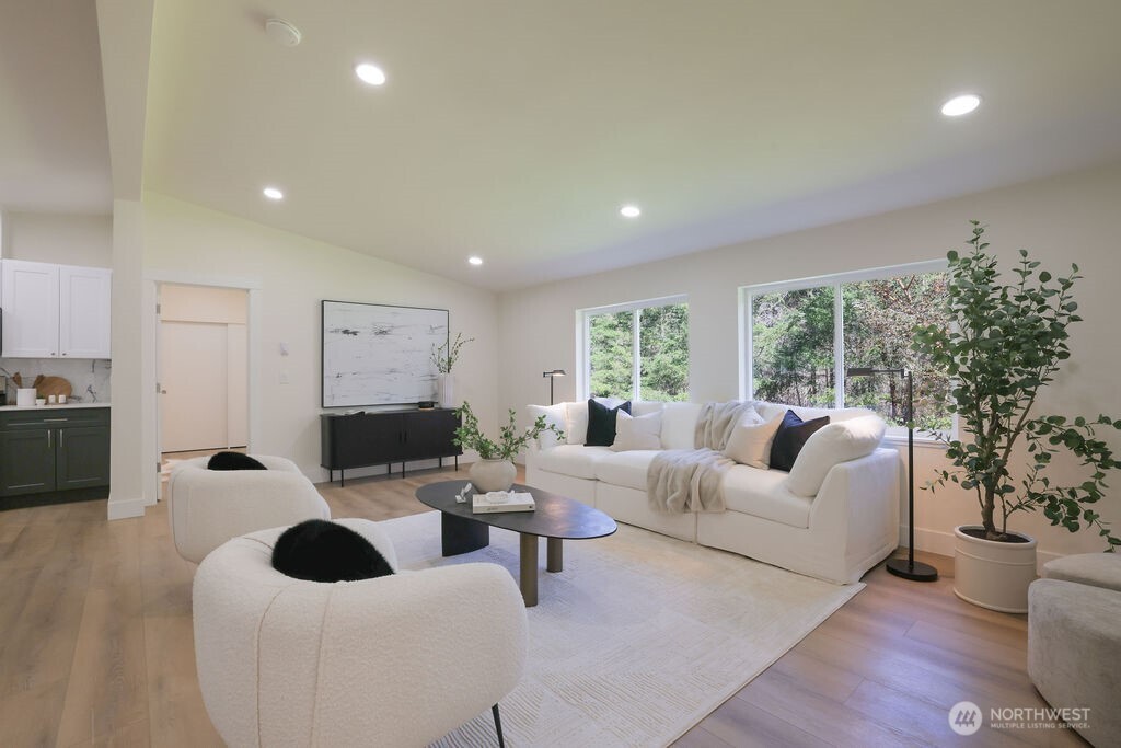 13317 Bandix Road Property Photo 9