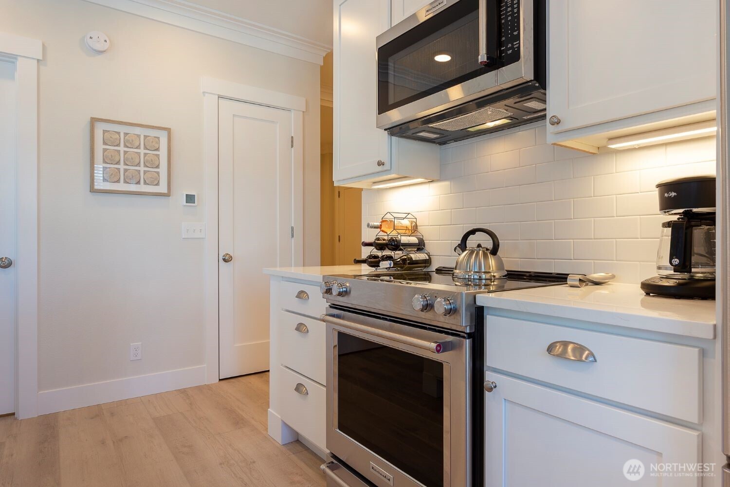 203 Market Street D Property Photo 6