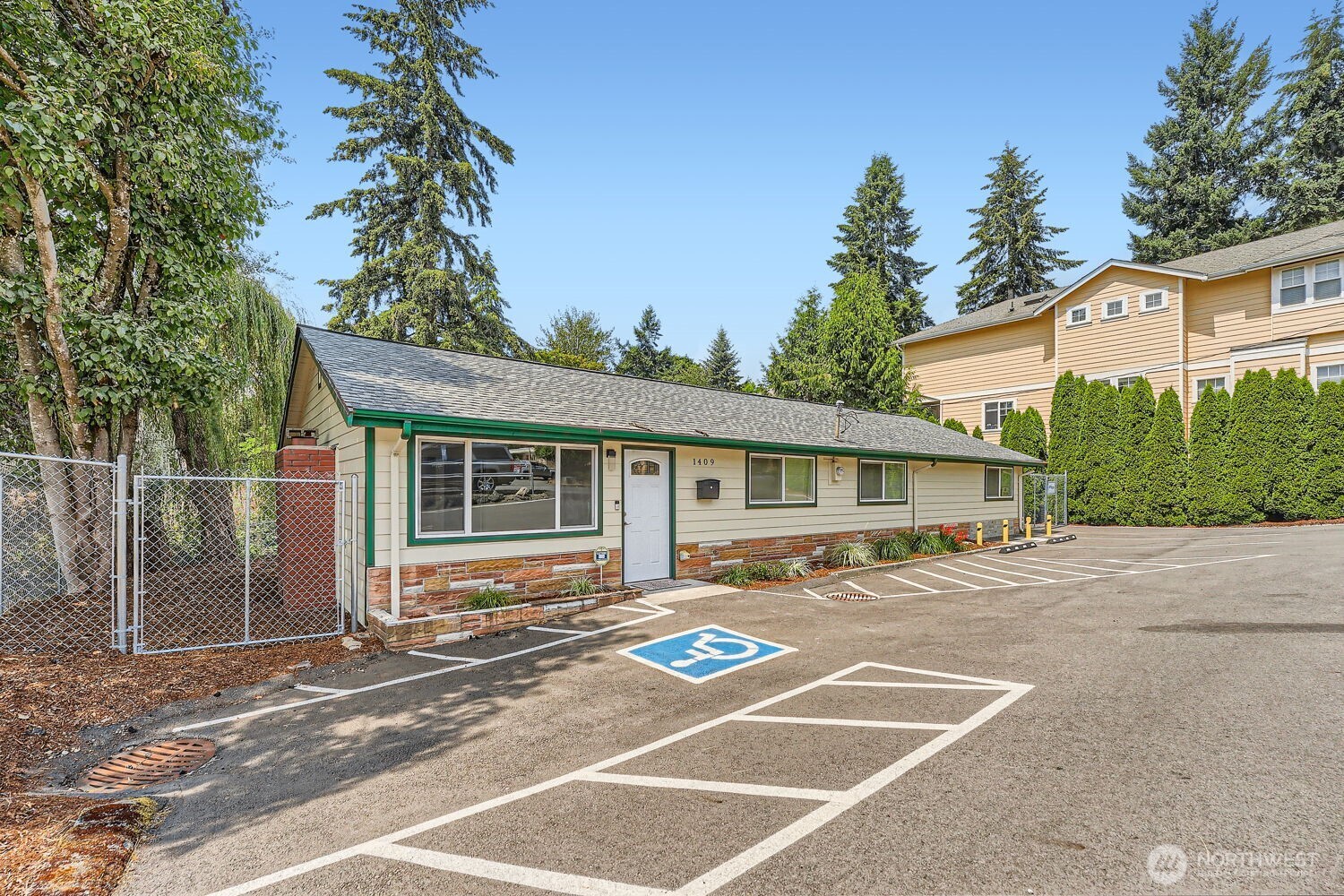 1409 Union Avenue Property Photo 1