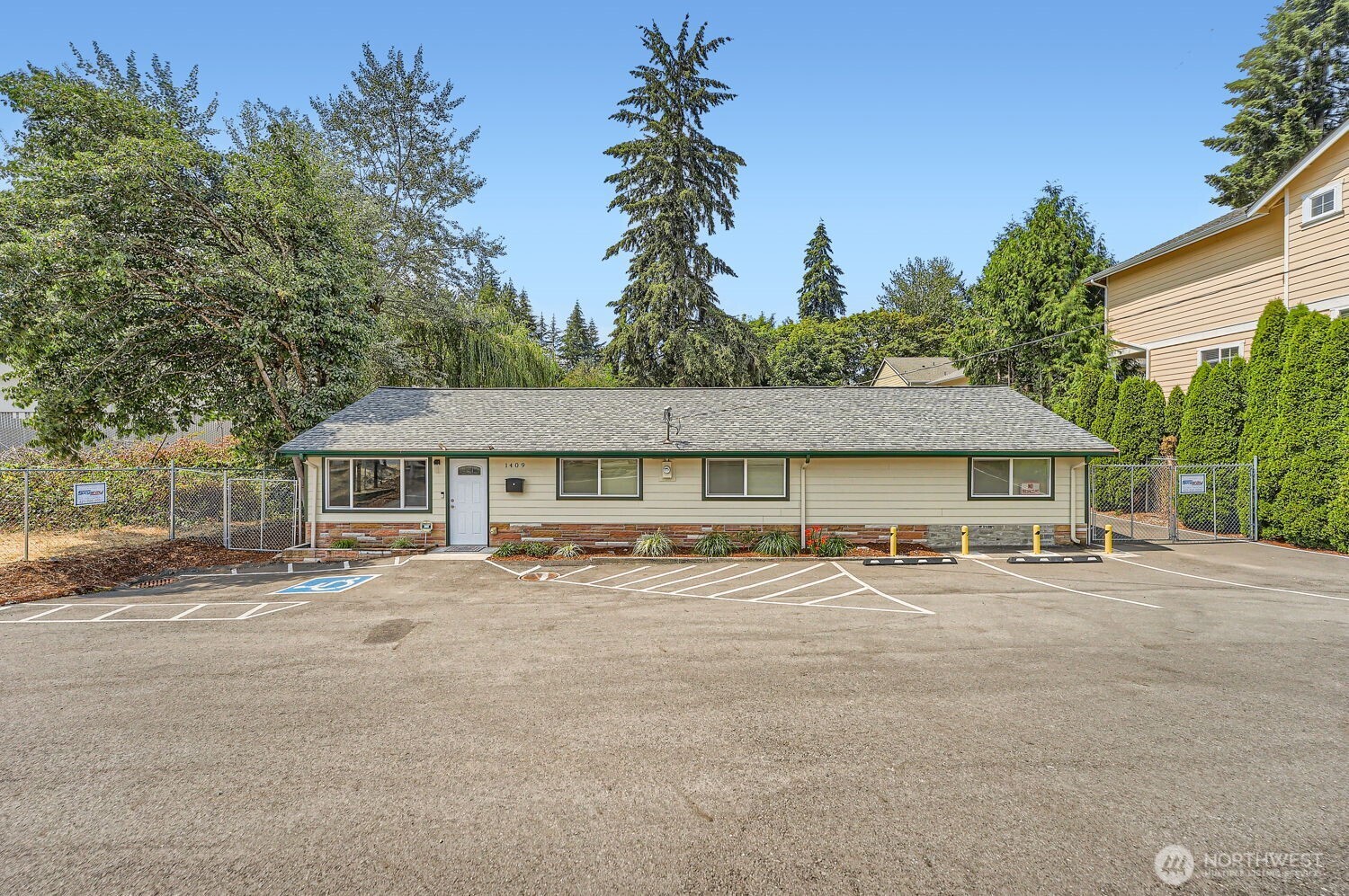 1409 Union Avenue Property Photo 2