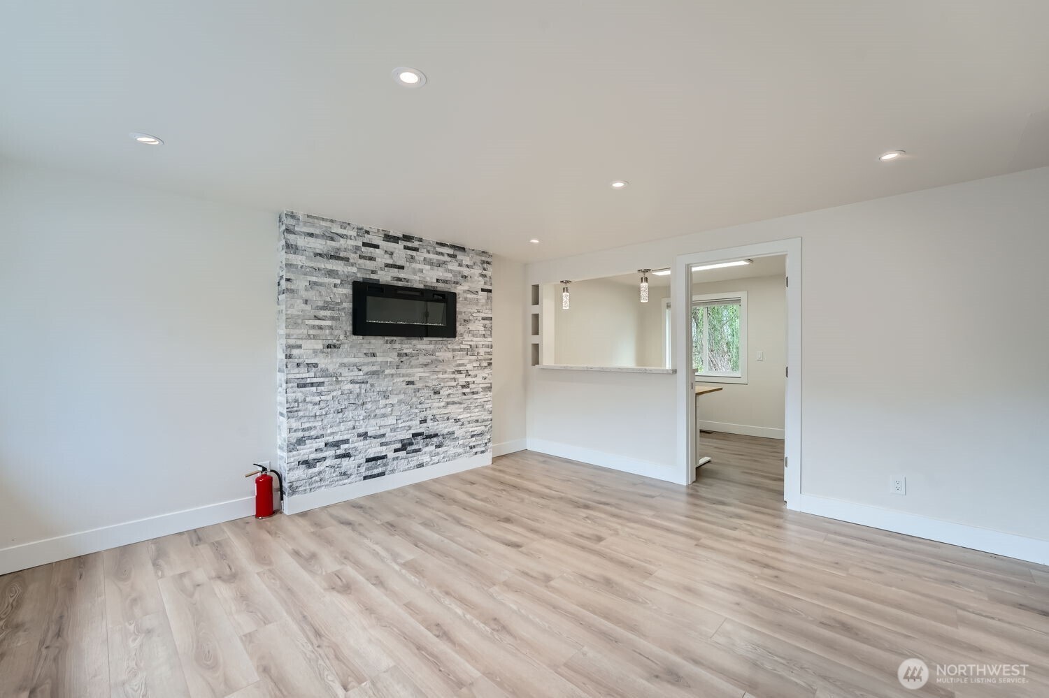 1409 Union Avenue Property Photo 4
