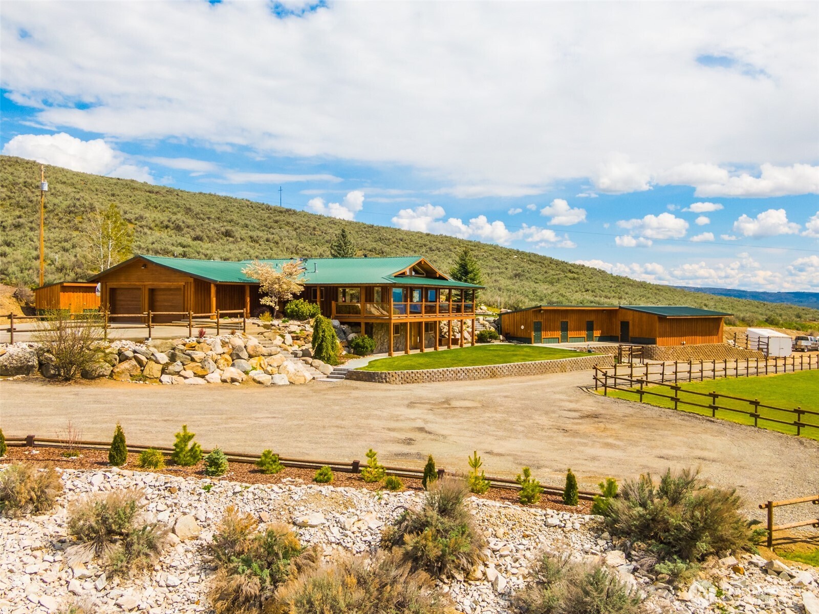22525 Highway 20 Property Photo 1