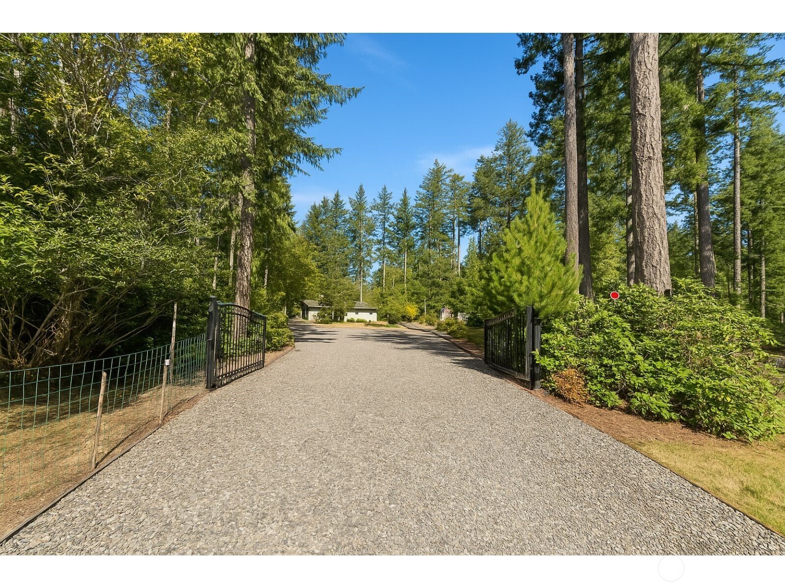 280 E Clonakilty Drive Property Photo 2