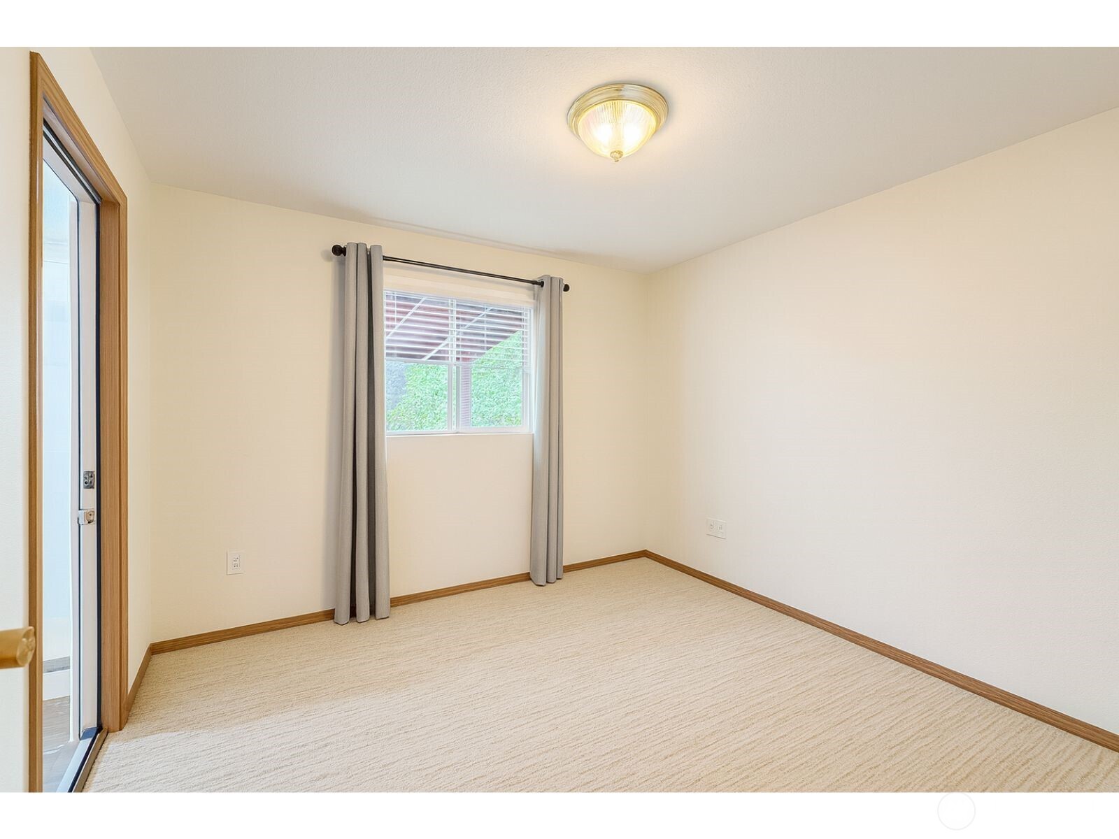 280 E Clonakilty Drive Property Photo 13