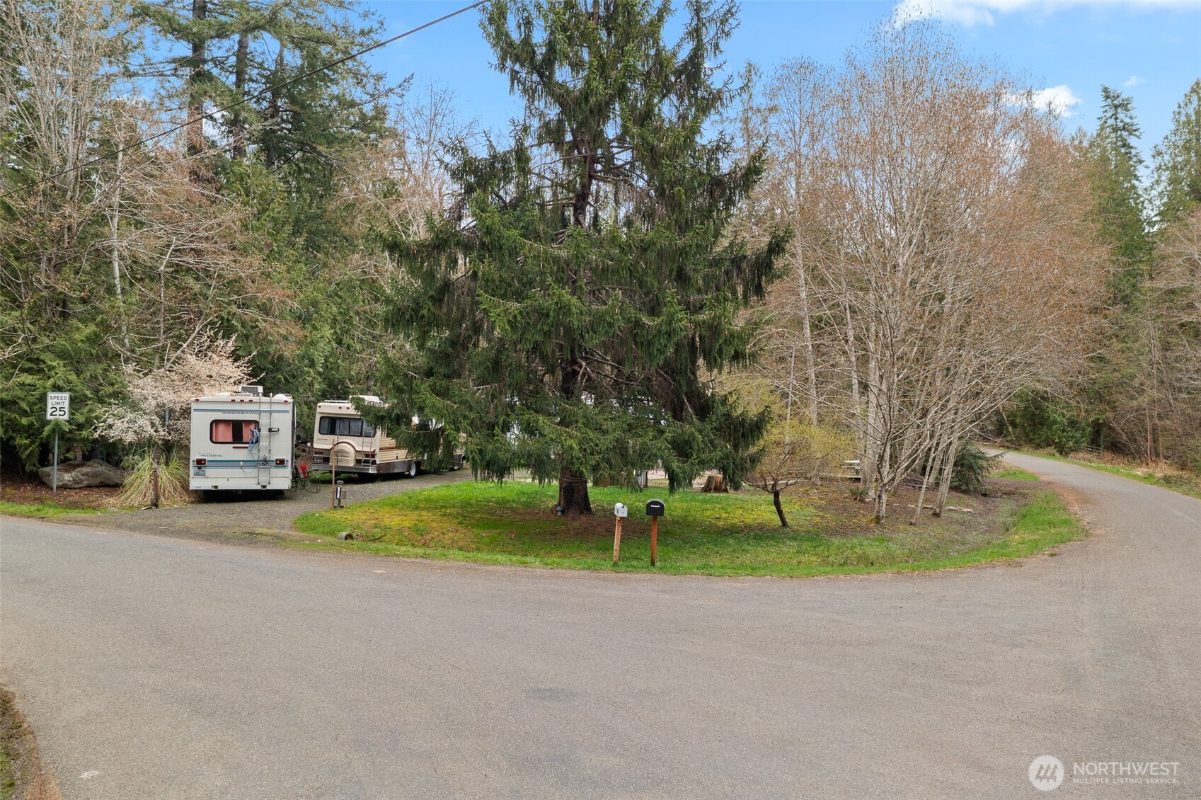 170 E Lakeshore Drive Property Photo 4