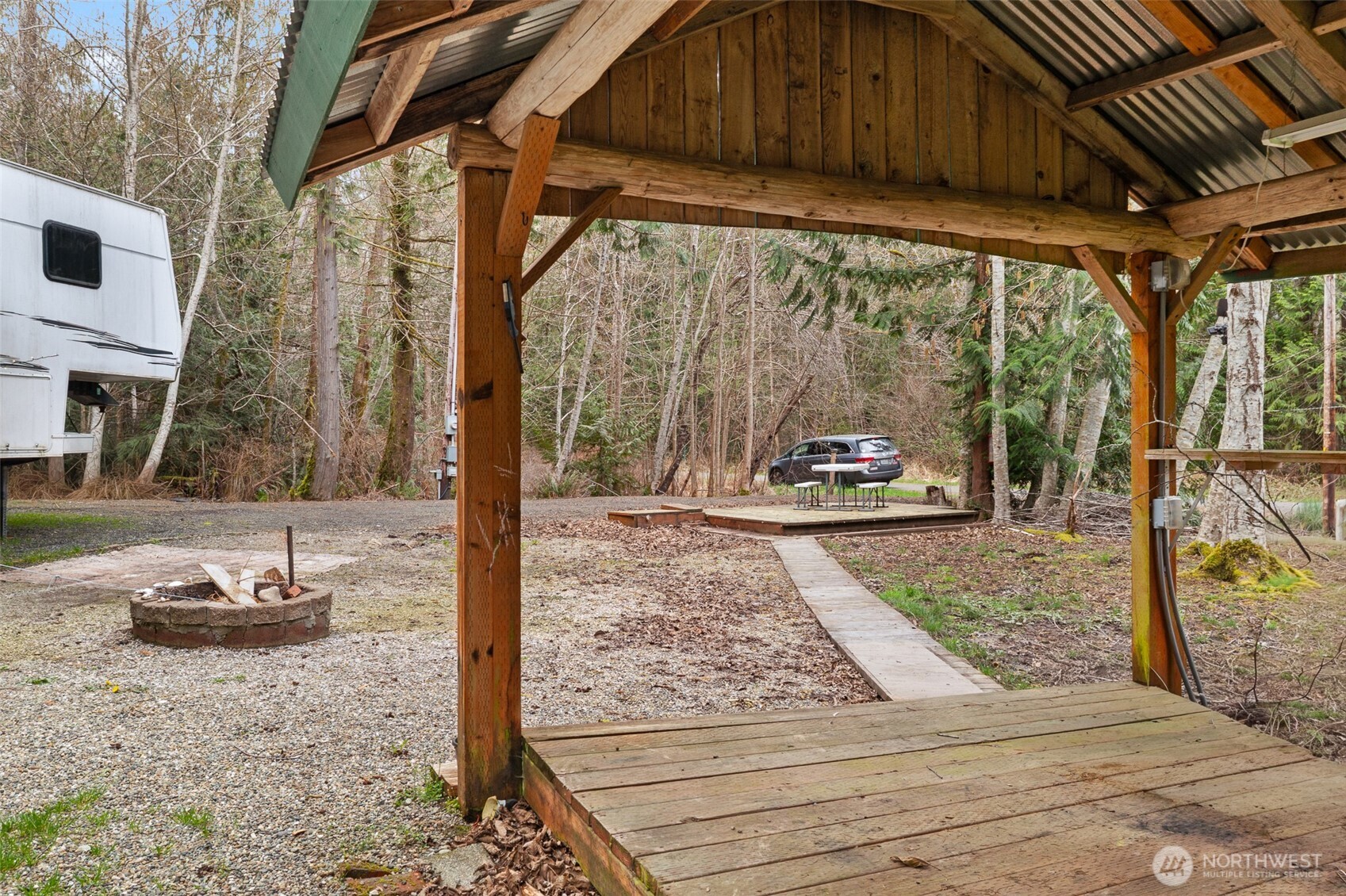 170 E Lakeshore Drive Property Photo 9