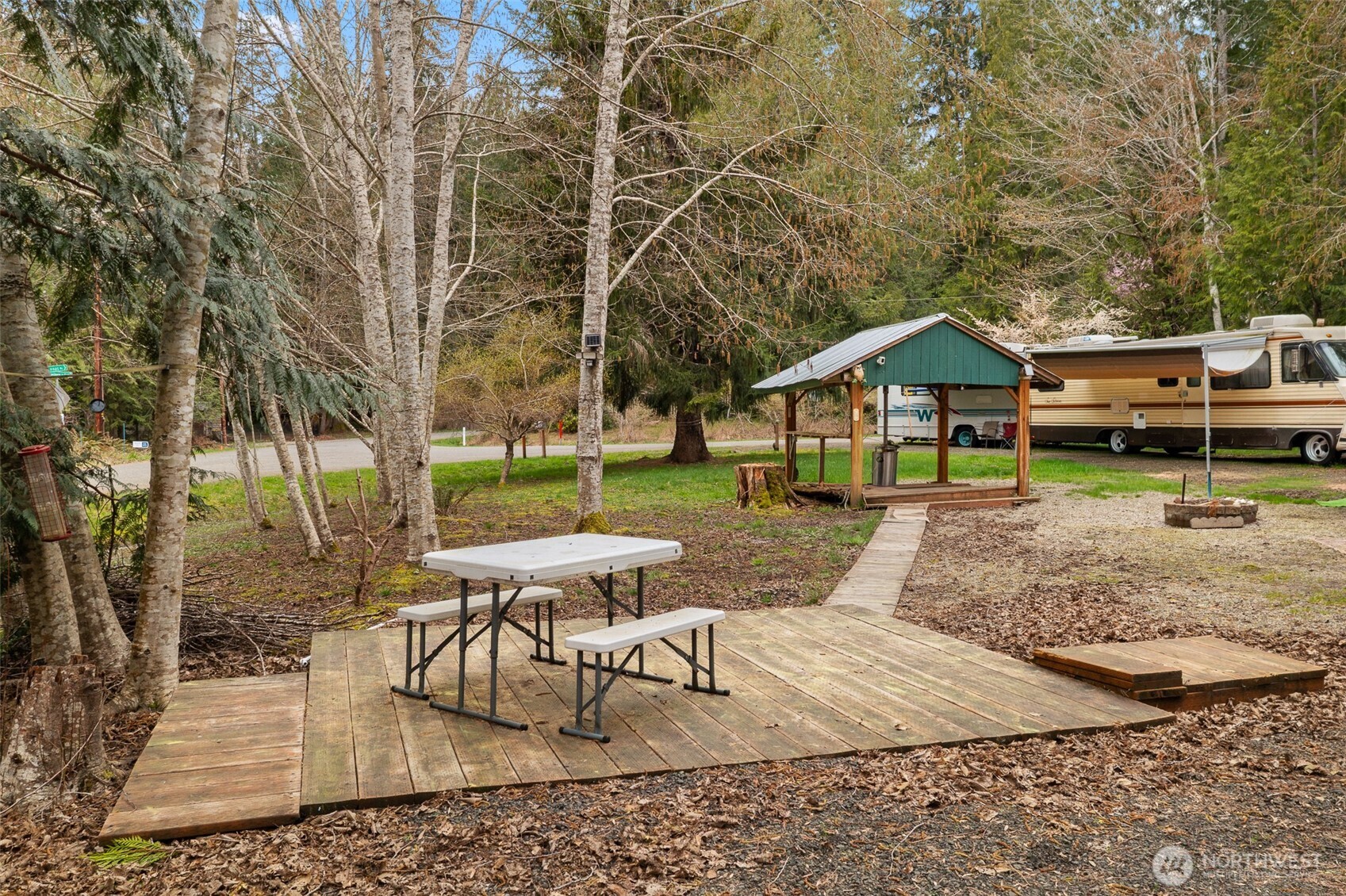 170 E Lakeshore Drive Property Photo 13