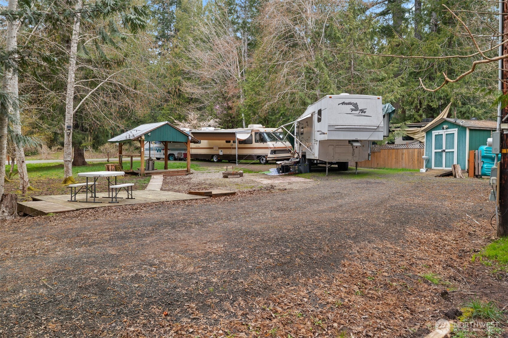 170 E Lakeshore Drive Property Photo 18