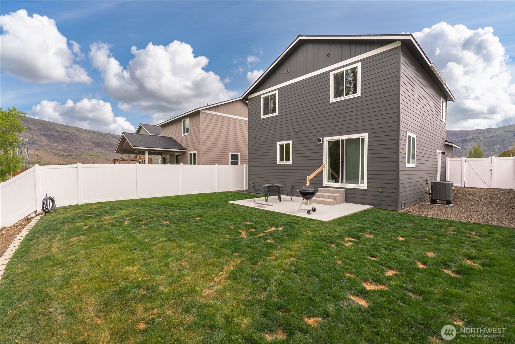 1259 Theo Way Property Photo 17