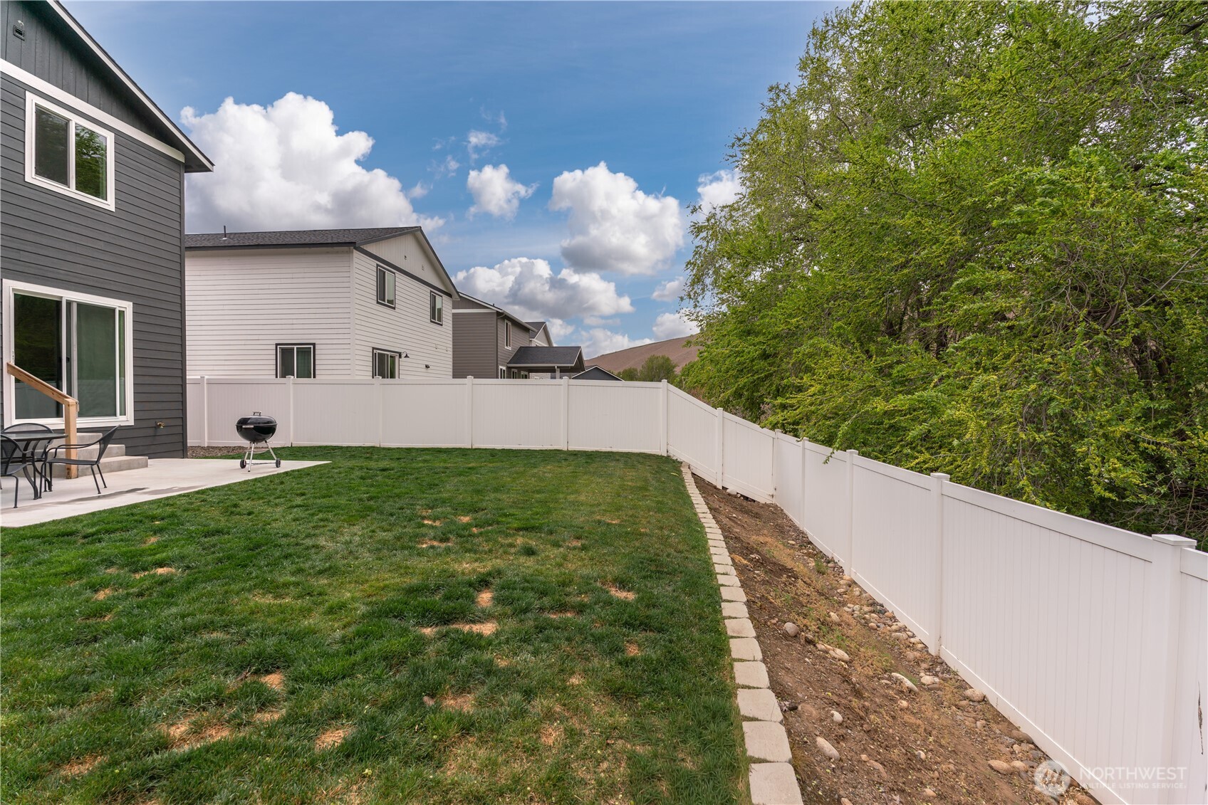 1259 Theo Way Property Photo 18