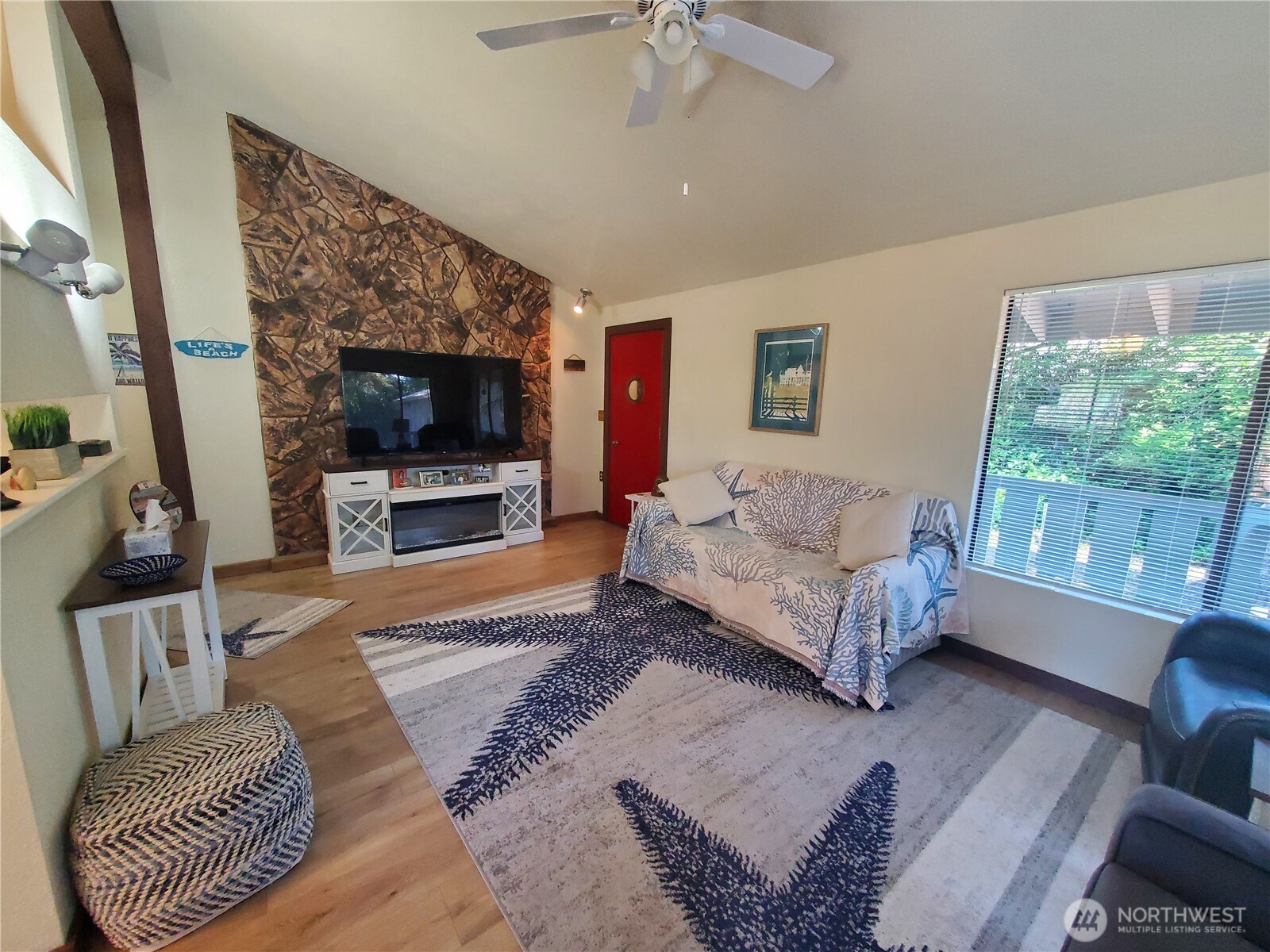 1000 Mt.olympus Avenue Property Photo 9