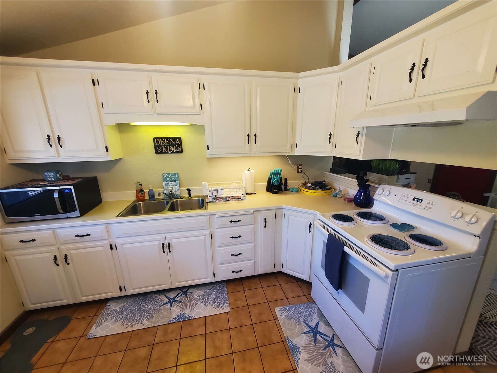 1000 Mt.olympus Avenue Property Photo 12