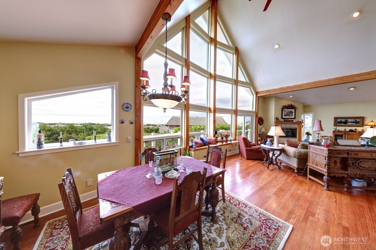 33704 J Place Property Photo 16