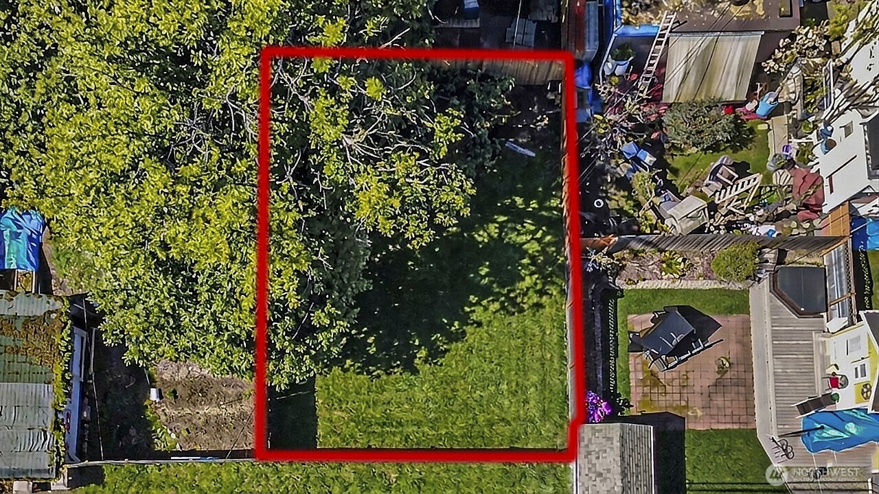 909 S Ainsworth Avenue Property Photo 3