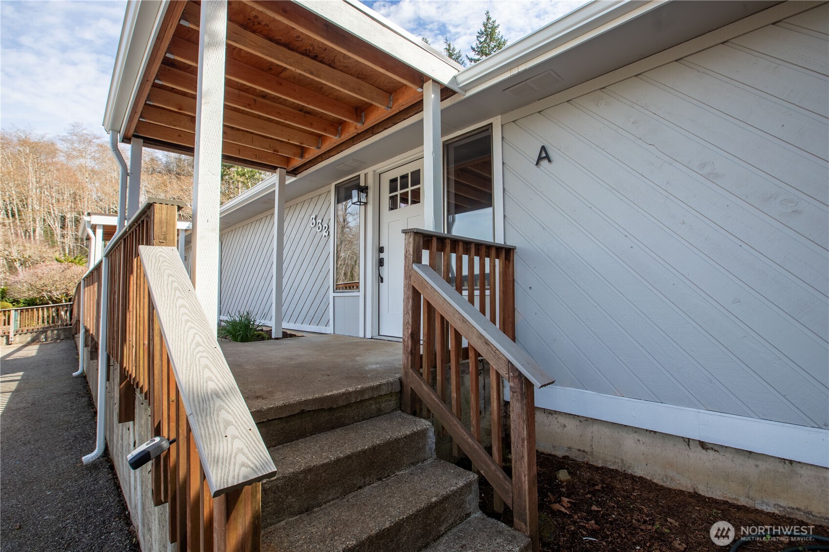 332 S Birch Street Property Photo 3