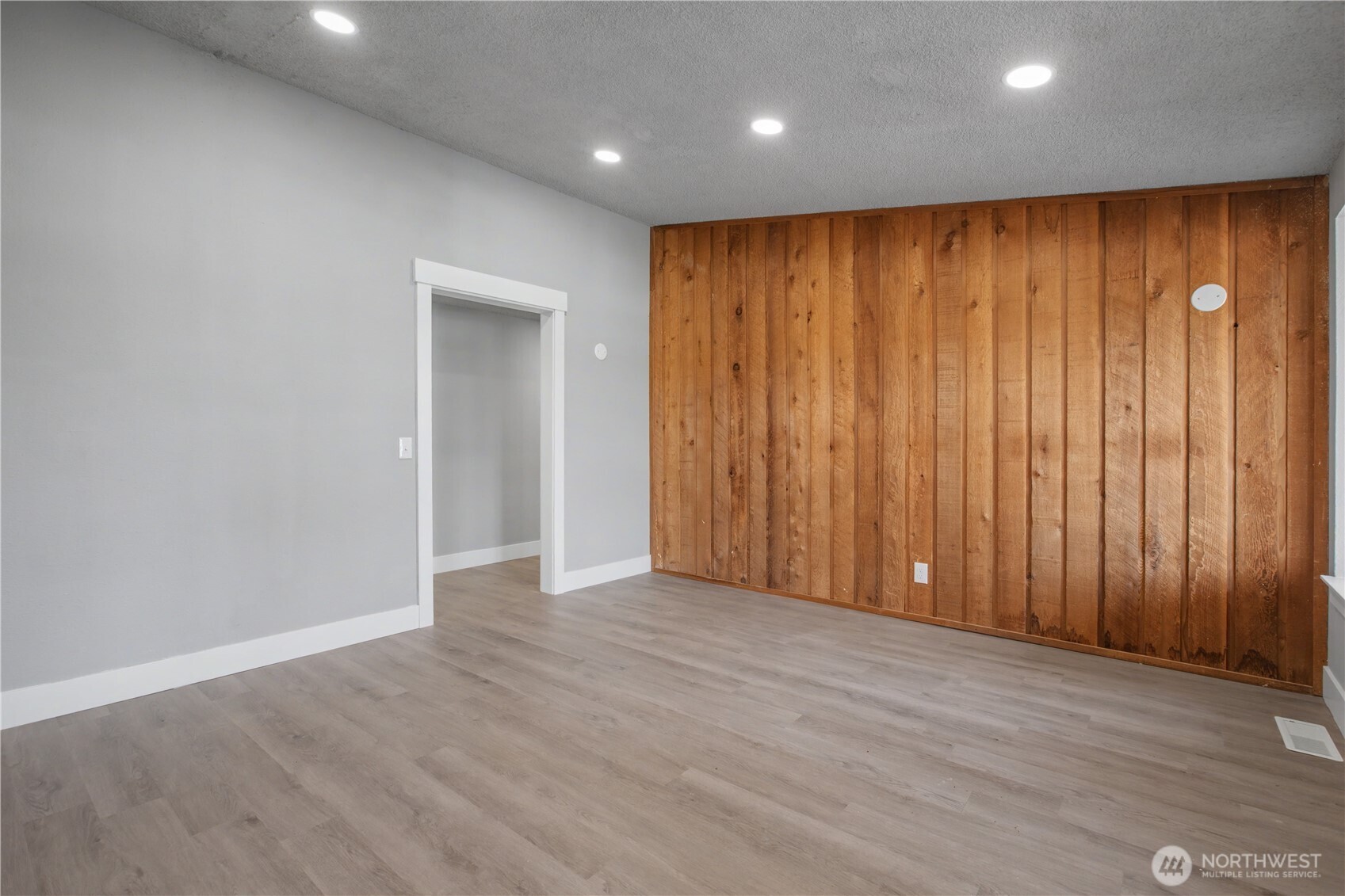 332 S Birch Street Property Photo 5