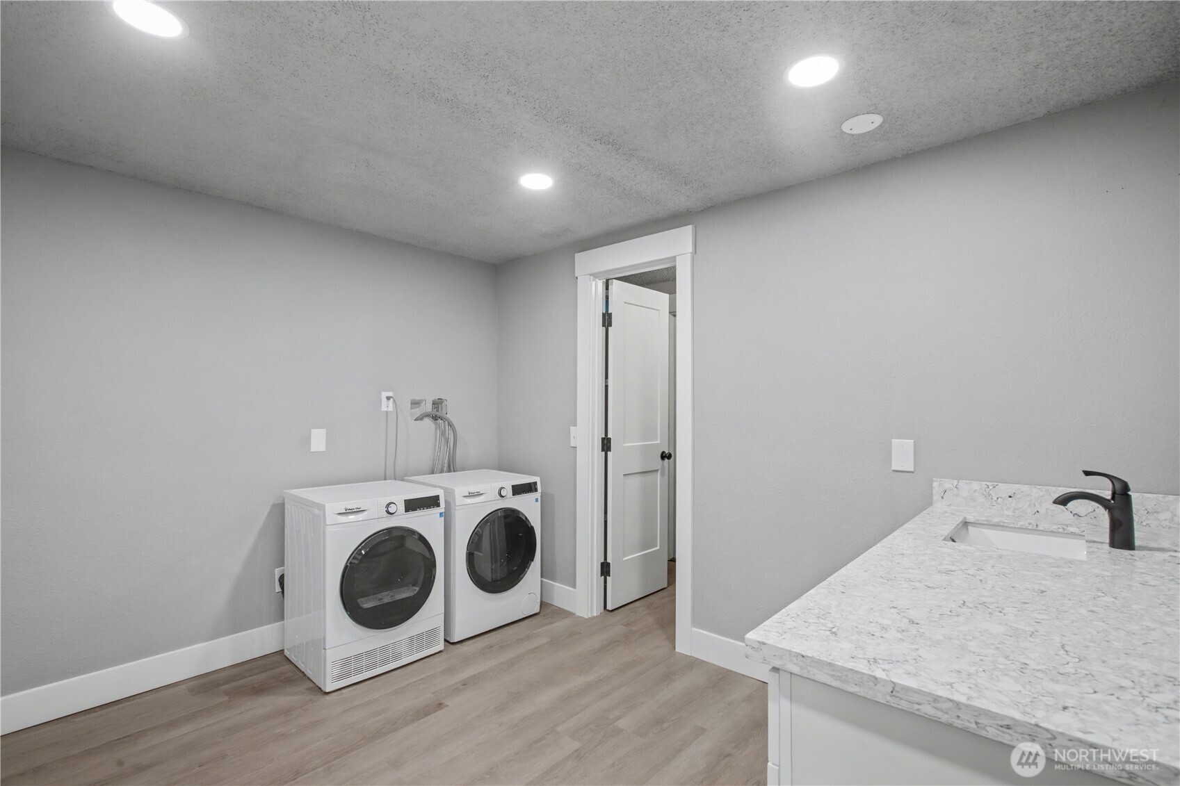 332 S Birch Street Property Photo 7